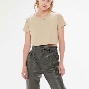 URBAN OUTFITTERS // Best Friends Crop T…